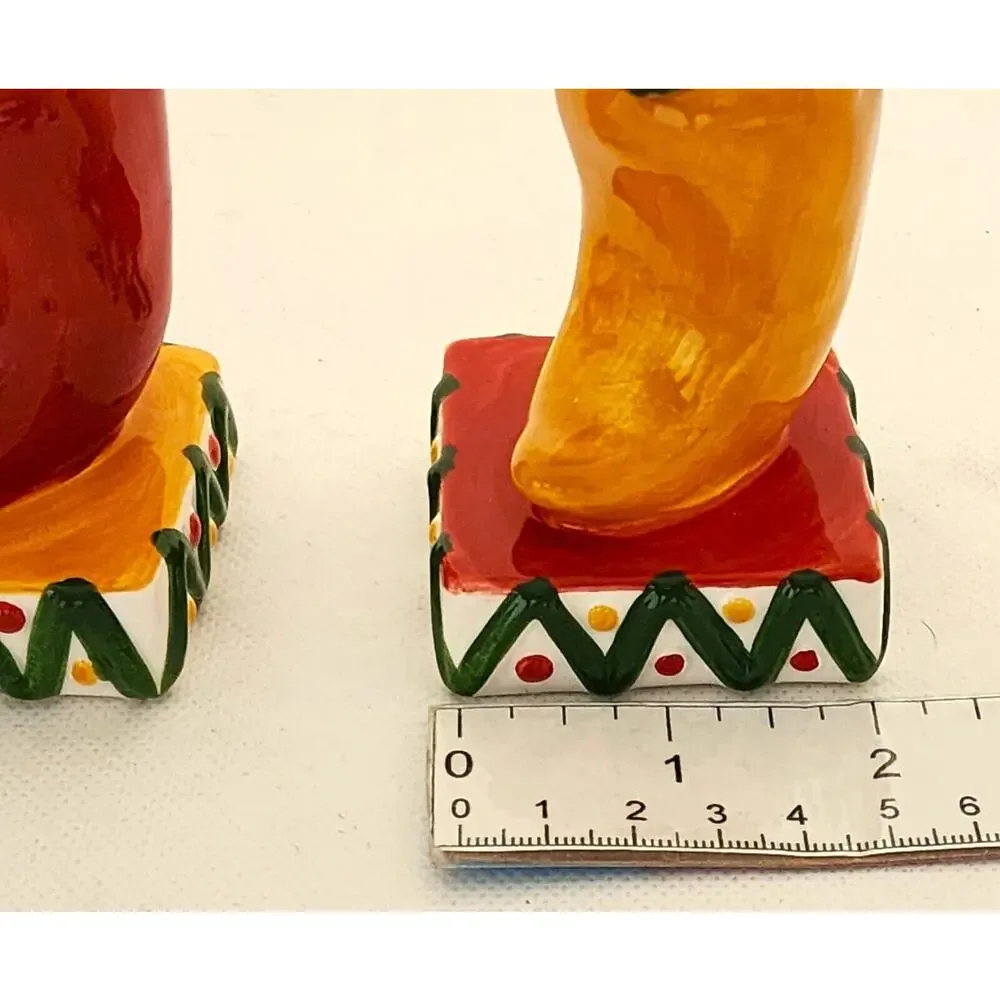 Vintage Ceramic Chili Pepper Salt & Pepper Shakers Set Hand Painted Stoppers